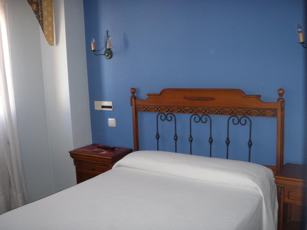 Hostal Pineda Cervera De Pisuerga Kamer foto