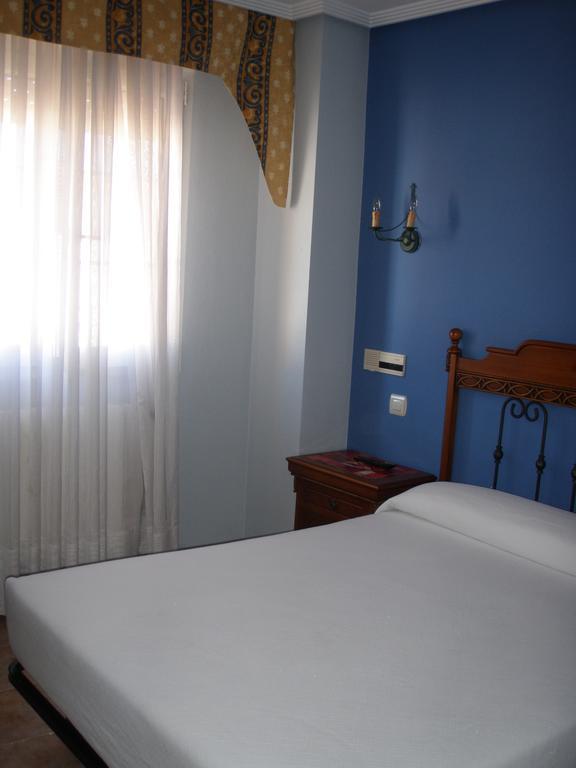 Hostal Pineda Cervera De Pisuerga Kamer foto