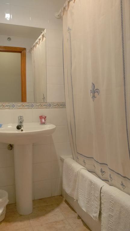 Hostal Pineda Cervera De Pisuerga Kamer foto