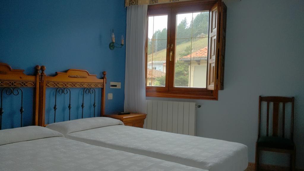 Hostal Pineda Cervera De Pisuerga Kamer foto