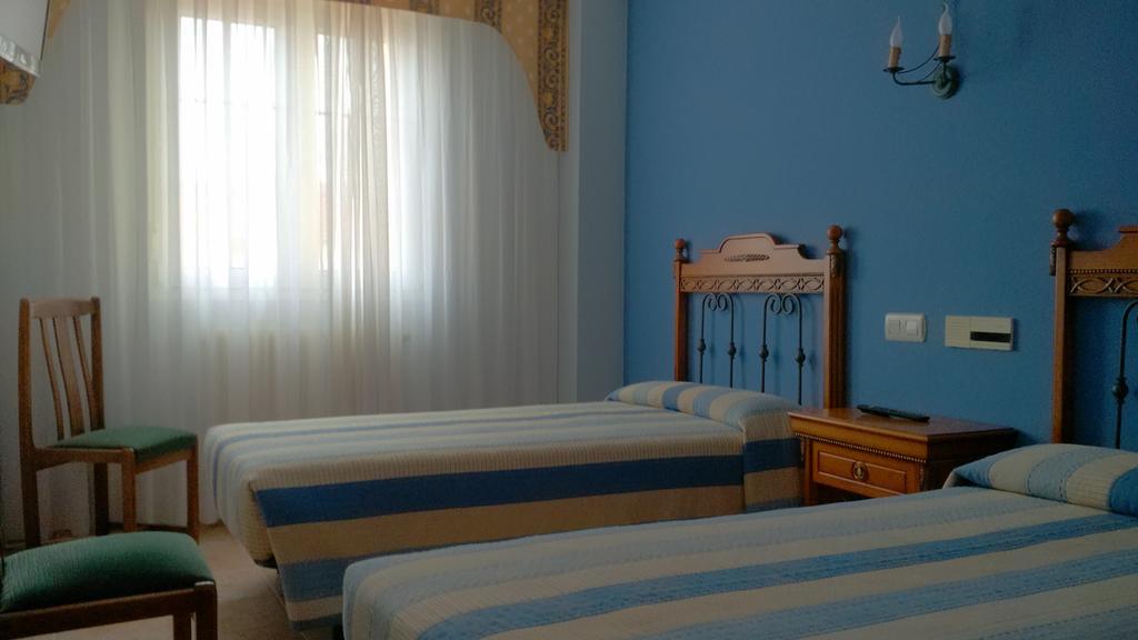 Hostal Pineda Cervera De Pisuerga Kamer foto